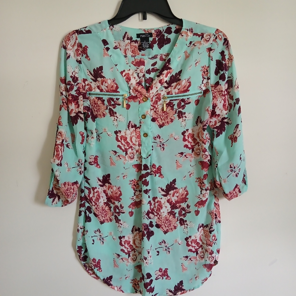 Rue21 powder blue floral blouse